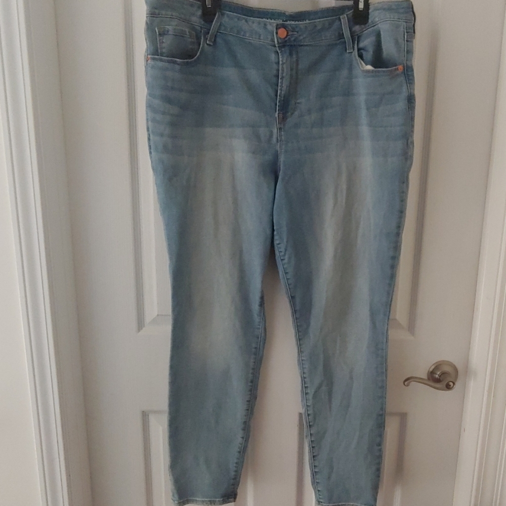 Light Blue Light Fade Jeans